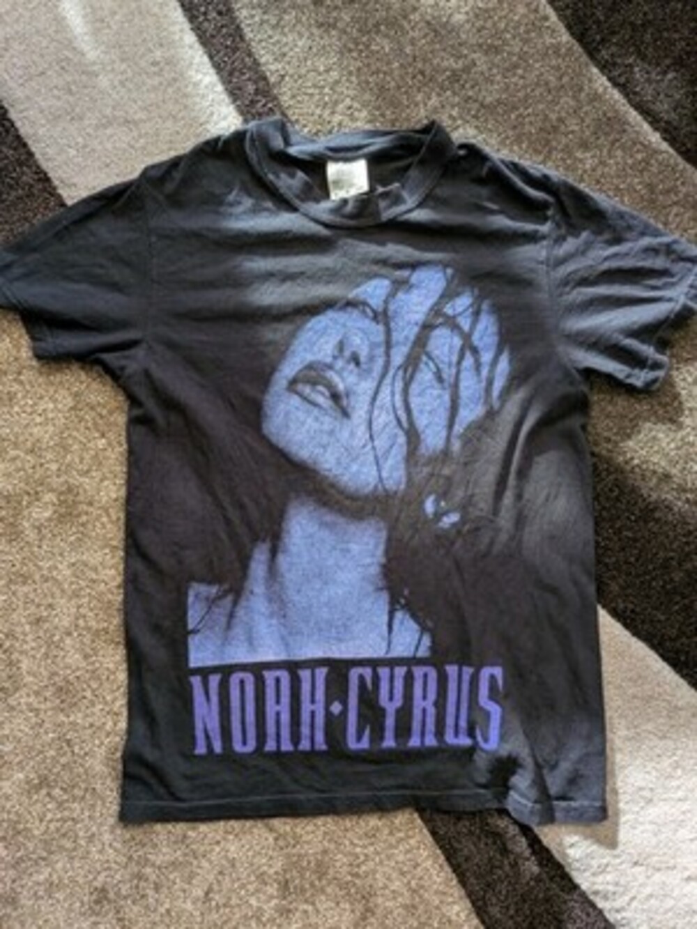Noah Cyrus T-Shirt Black Graphic Photo Print Tee Pop Singer Music Merch